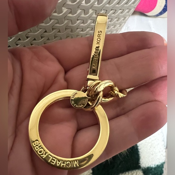 Michael Kors puff furry ball bag charm keychain - Picture 4 of 5